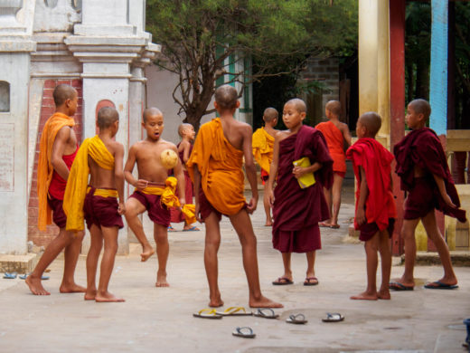 Chinlone-Spiel Novizen Inle-See