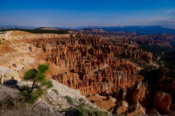 Bryce Canyon Nationalpark - Nachtaufnahme des Bryce Canyon vom Inspiration Point